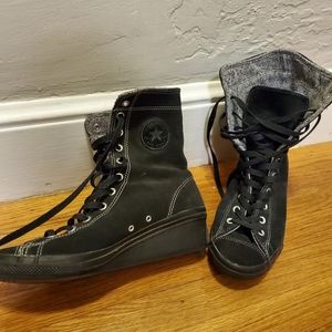 Converse Suede Extra high top Wedge sneaker